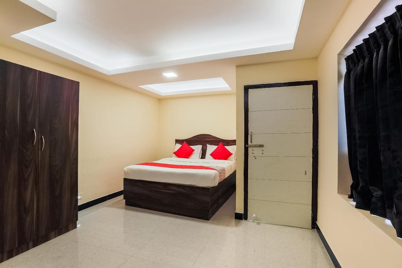 Oyo 36500 Sri Krishna Inn Udagamandalam Exterior photo