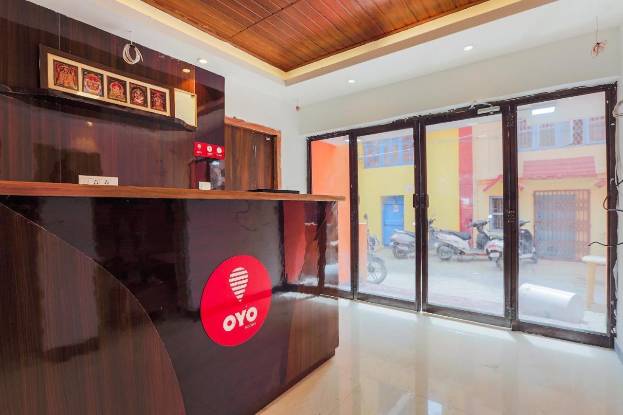 Oyo 36500 Sri Krishna Inn Udagamandalam Exterior photo